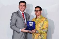 IM3 Sabet Penghargaan...