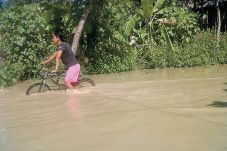 Sungai Mekuris Meluap...