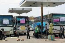 Ratusan Sopir Damri...