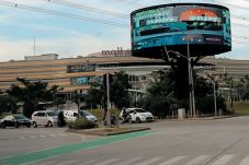 Pusat Ritel Berkembang...