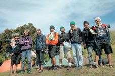 Aktif Menjaga Kebersihan...
