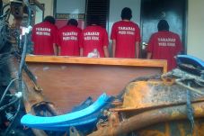 Lima Anggota Geng Motor...