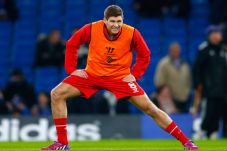 Gerrard Diragukan Tampil...