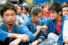 Film Di Balik 98 Ungguli...