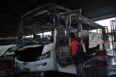 Dua Bus Dewi Sri Terbakar...