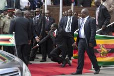 Meme Mugabe Terpeleset...