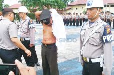 Seragam Dinas Oknum...