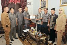 Sukses Kawal Pemilu,...