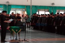 DPRD Ingatkan Azis untuk...