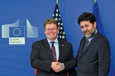 AS-UE Percepat Perundingan...