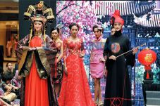 Busana Imlek dan Valentine...