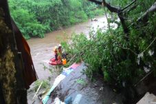 Hujan Deras, 4 Rumah...