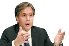 Antony Blinken Desak...