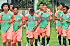 Lini Depan Ayam Kinantan...