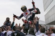 Marquez Terima Penghargaan...