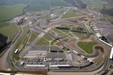 Silverstone Selamatkan...