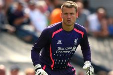 Mignolet Menikmati di...