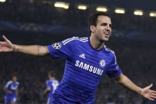 Fabregas Buat Lini Tengah...