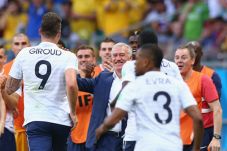 Deschamps Latih Prancis...