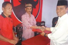 Kandidat Kerahkan Massa...