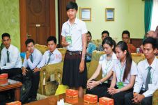 Mahasiswa Thailand Kuliah...