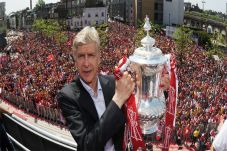 Wenger Bertekad Pertahankan...