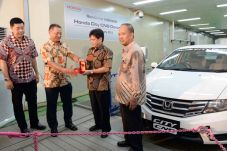 Honda Sumbang Mobil...