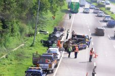 Hantam Median Jalan,...