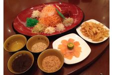 Yu Sheng Jadi Menu Khas...