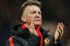 Van Gaal Ogah Pikirkan...