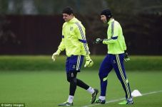 Kiper Chelsea Masih...