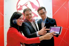 AIA Financial Perkuat...