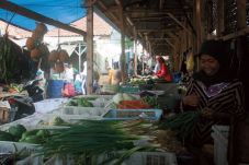 12 Pasar Tradisional...