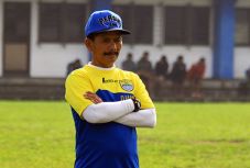 Liga Ditunda, Persib...