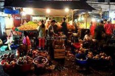 Pedagang di Pasar Cisalak...