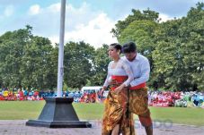 Adegan Tarian Percintaan...