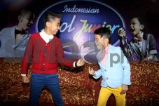 Rian Dengarkan Banyak...