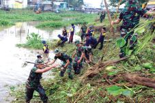 Puluhan Personel TNI...