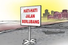 Jalan Rusak di Bekasi...