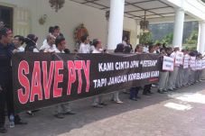 Perjuangkan Nasib, Pegawai...