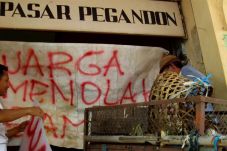 Warga Keluhkan Tumpukan...