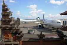 Bandara Ngurah Rai Naik...
