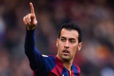 Busquets Ingin Bermain...