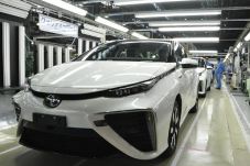 Toyota Mirai Dirakit...