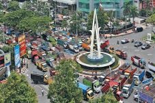 Ribuan Sopir Truk Kepung...