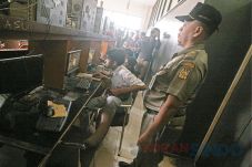 Asyik Nge-game, Pelajar...