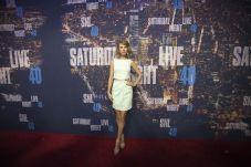 Taylor Swift Jungkalkan...