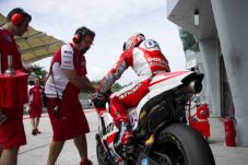 Dovizioso Nyaman Tunggangi...