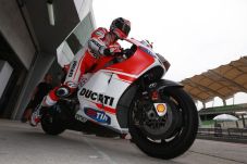 Duo Ducati Tampar Rossi