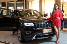 Dua Grand Cherokee Baru...